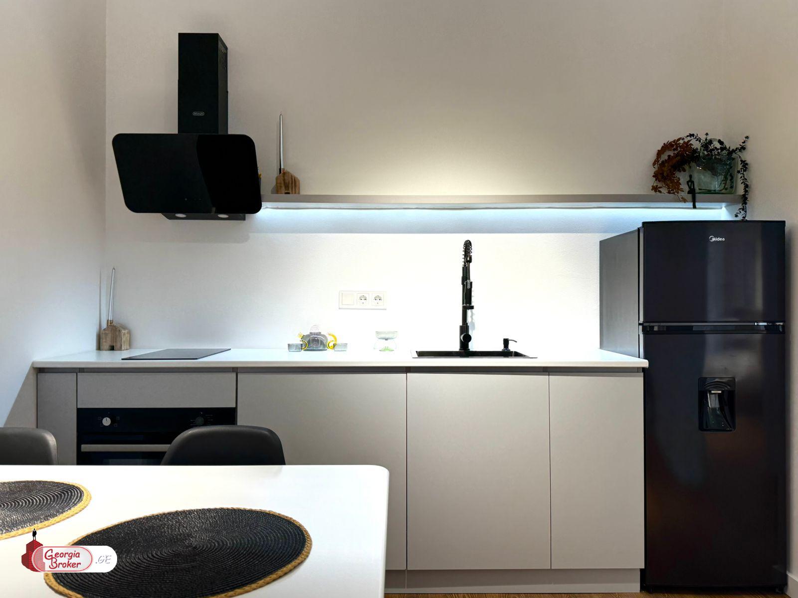 იყიდება ახალი გარემონტებული 2 ოთახიანი ბინა